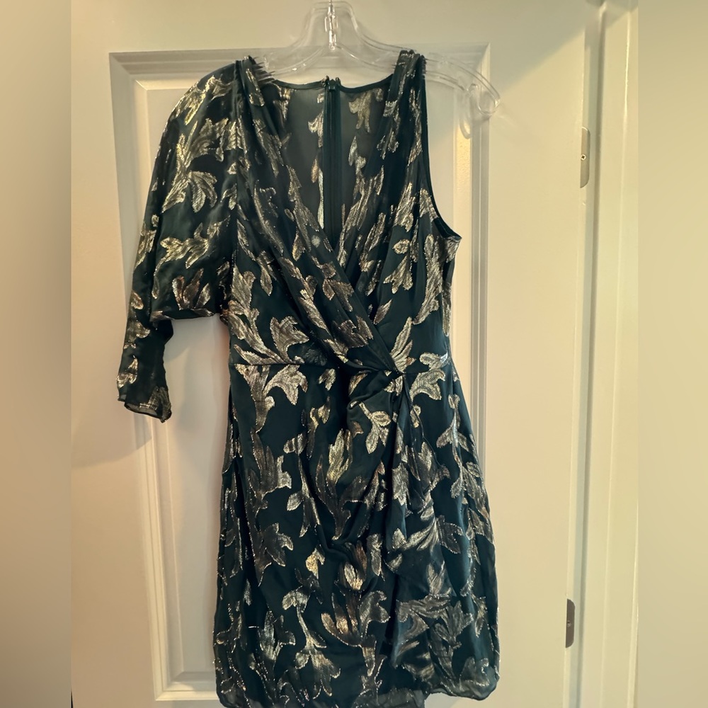 BCBG DRESS - Picture 2 of 3